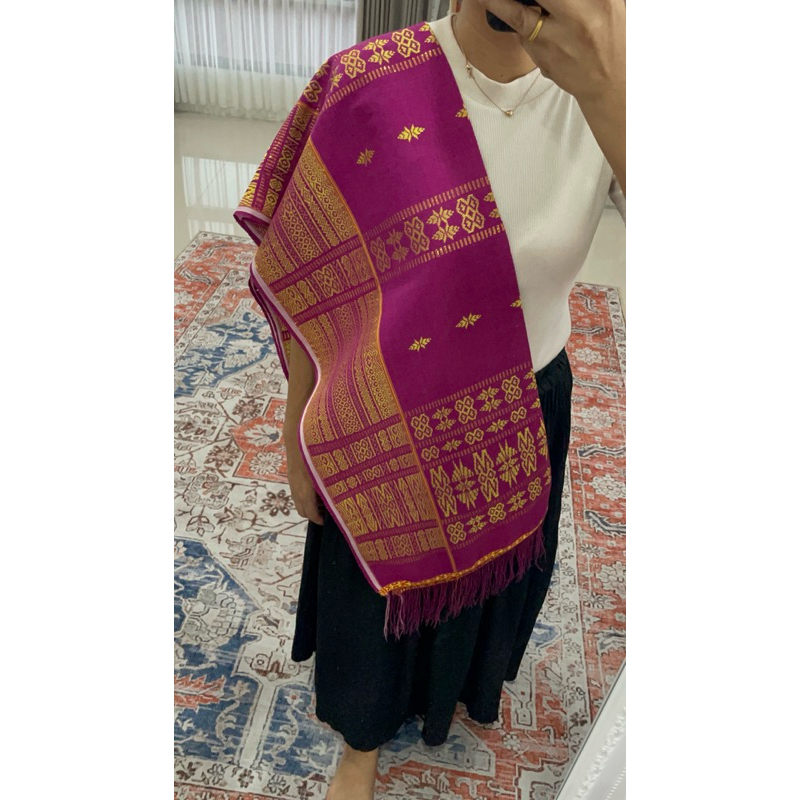 Uis Nipes Karo Bahan Sutra