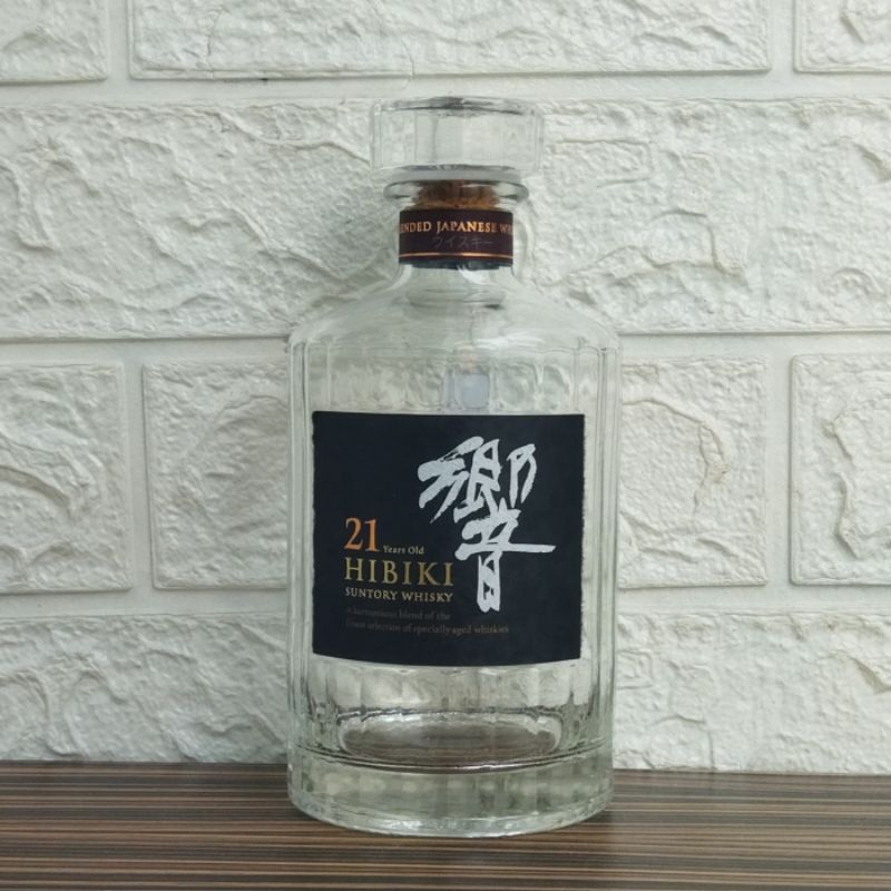 Botol bekas Hibiki 21 Years 700ml