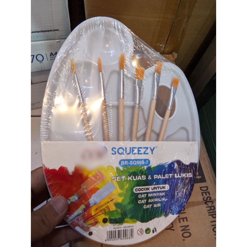 

SET KUAS DAN PALET LUKIS