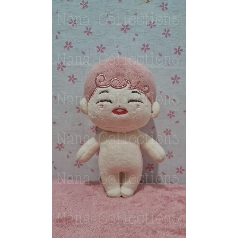 KPOP DOLL 20cm