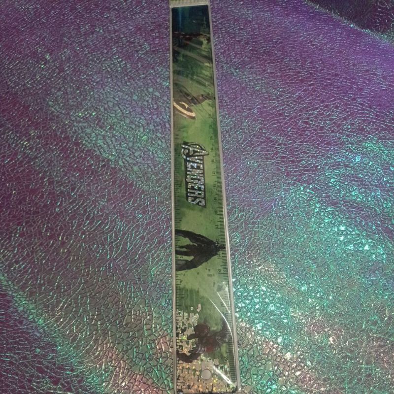 

PENGGARIS BESI 30CM CHARACTER