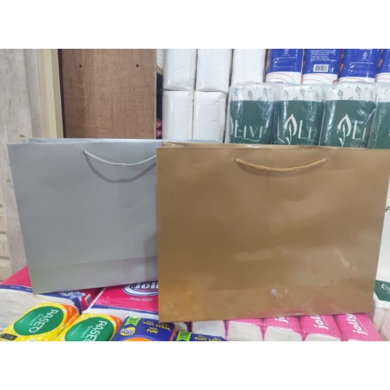 

paper bag xl landscape gold dan silver isi 12 pcs (42*12*32)