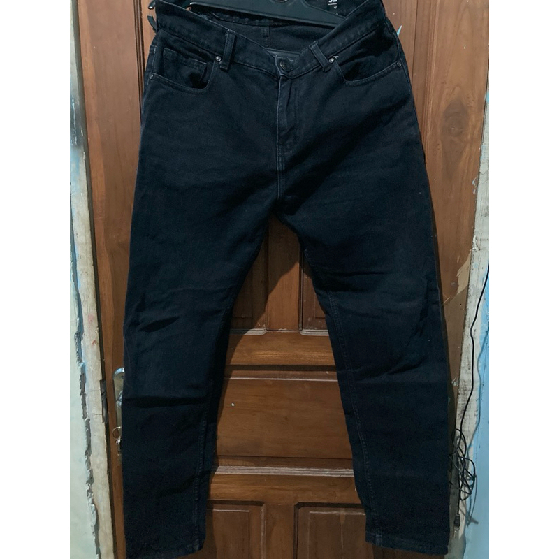 Celana Jeans Hitam Wanita Triple3