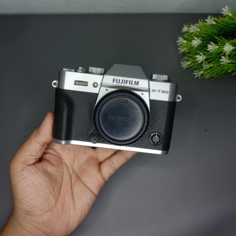 KAMERA FUJIFILM XT20 BODY ONLY