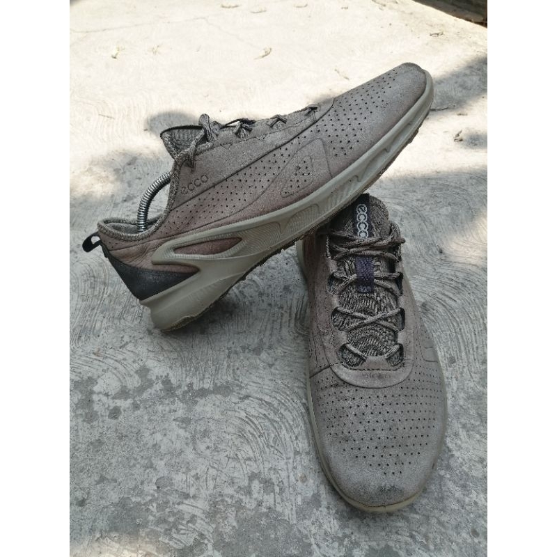 sepatu Ecco Biom hiking sz 43 kulit