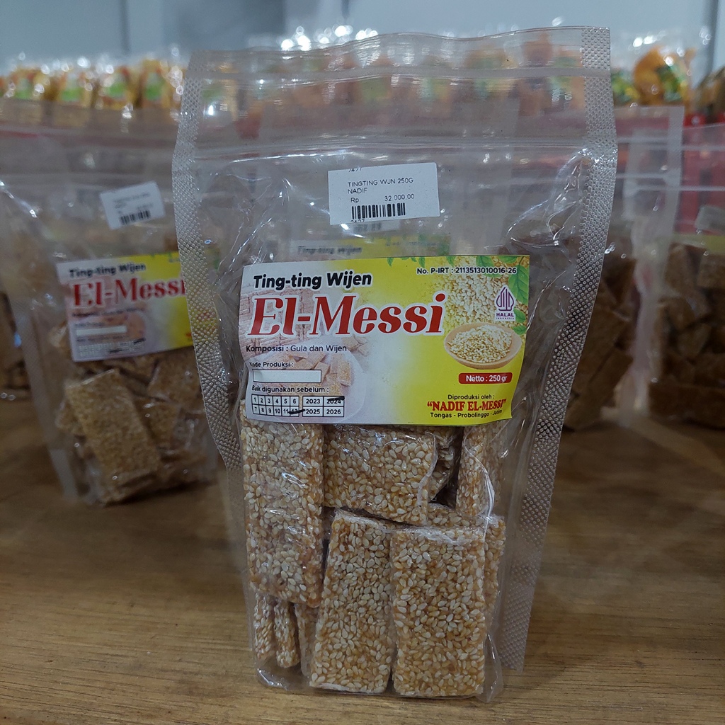 

Ting-ting Wijen El-Messi I Snack Persegi Panjang