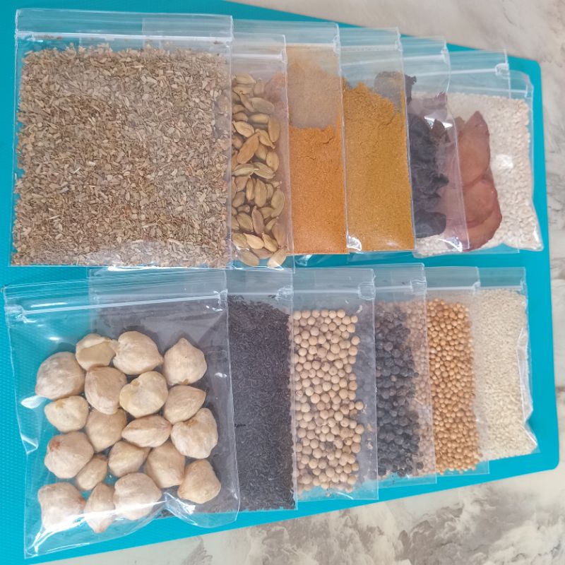 

/Origano, Kapulaga india, Lada merica hitam putih, Ketumbar, Kemiri, Bumbu masala