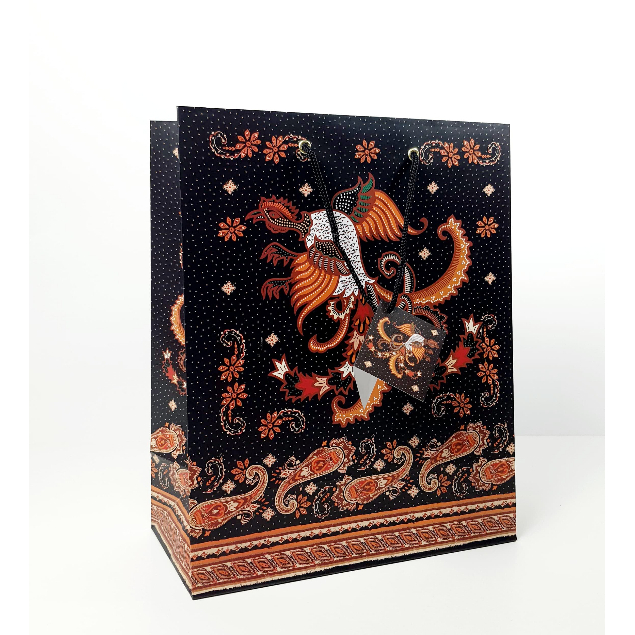 

Paperbag Premium Batik Peksi tarung UK 26,5 x 13,5 x 33cm