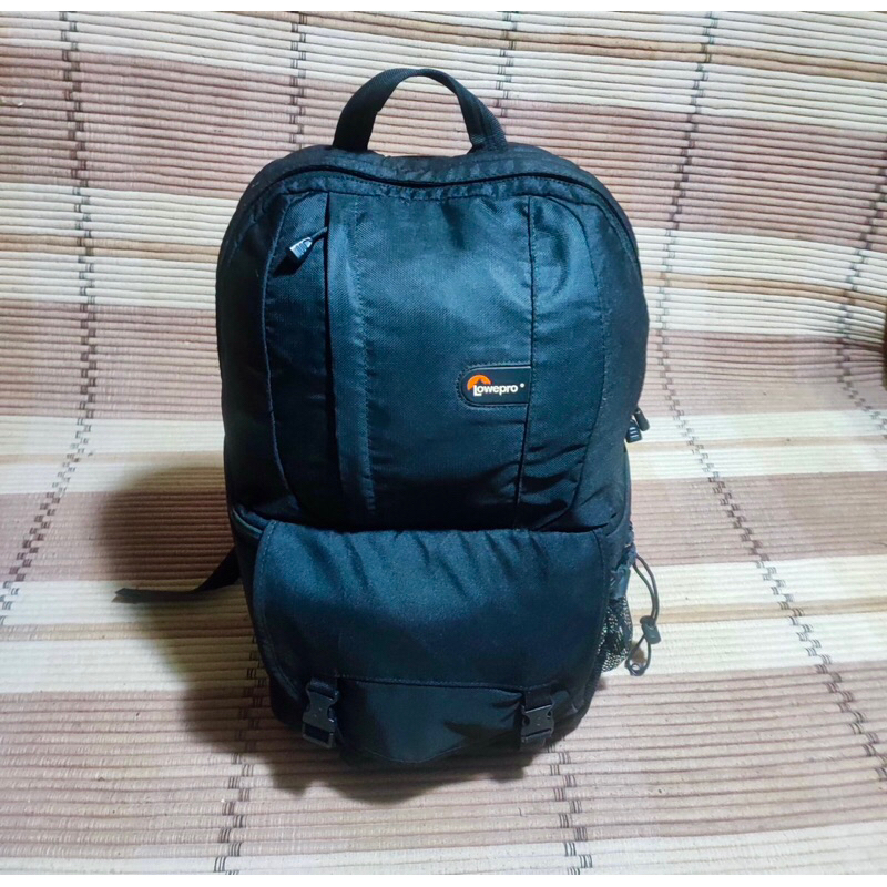 Tas kamera LOWEPRO