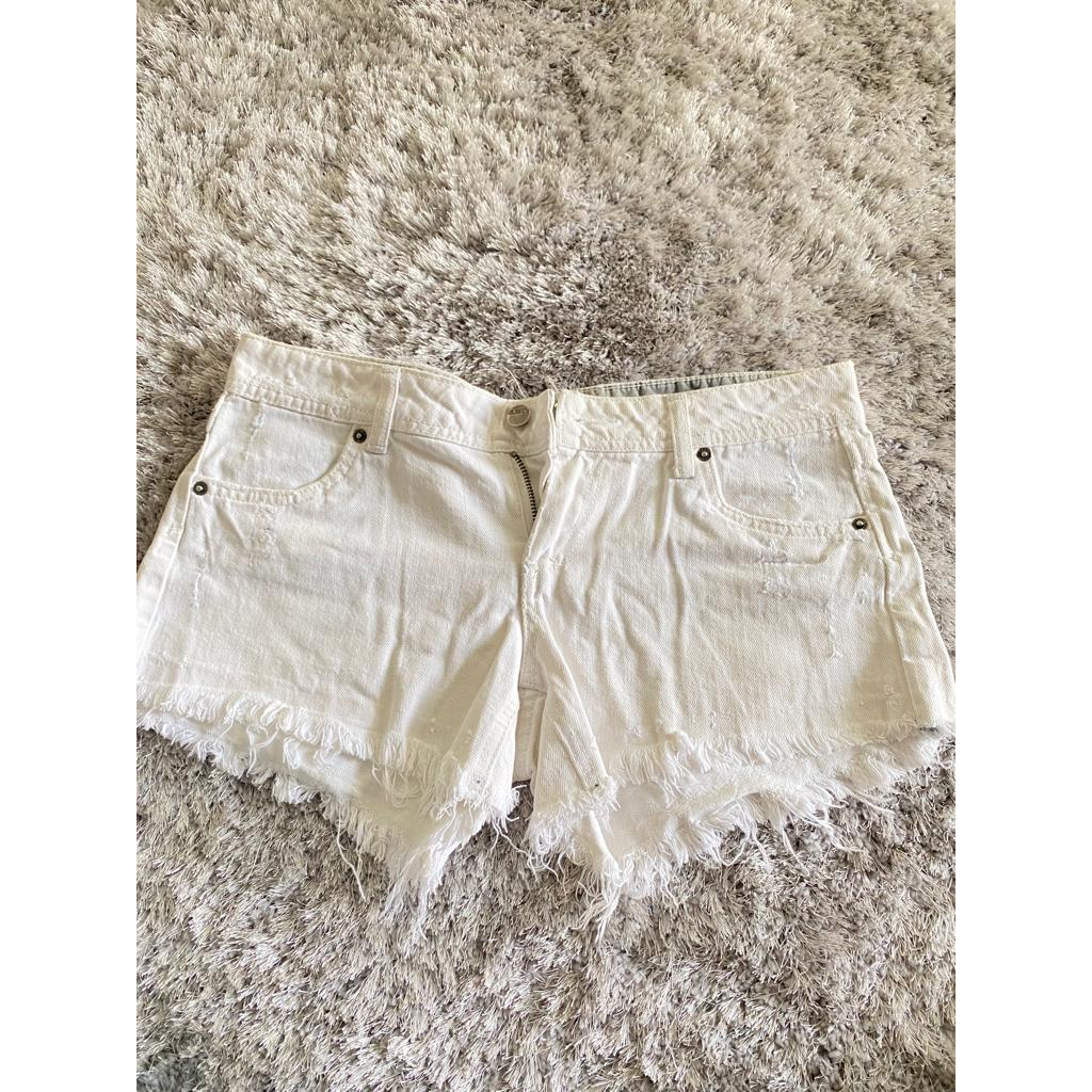 Hot pants Wanita Putih Preloved