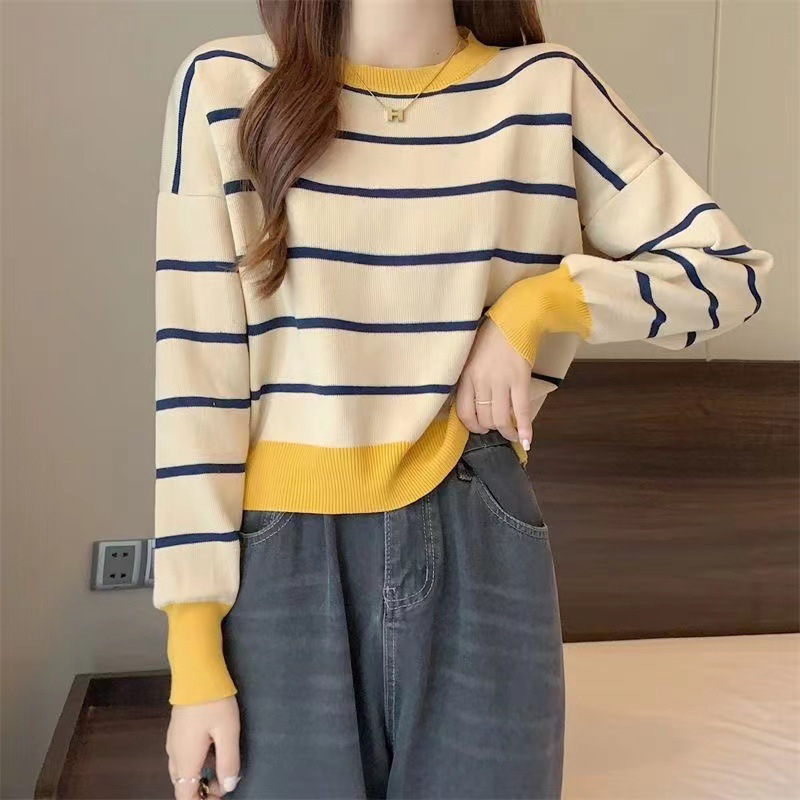 Atasan Sweater Kaos Wanita Perempuan Crop Top Lengan Panjang / Sweater Garis Salur Korea Dengan Baha