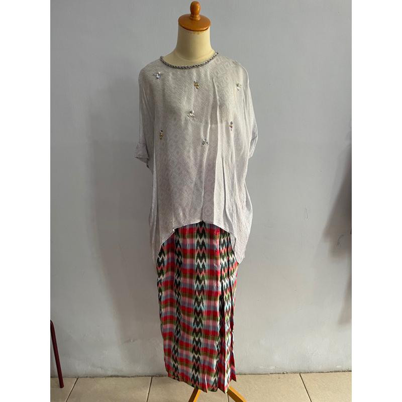 Preloved - one set baju kondangan