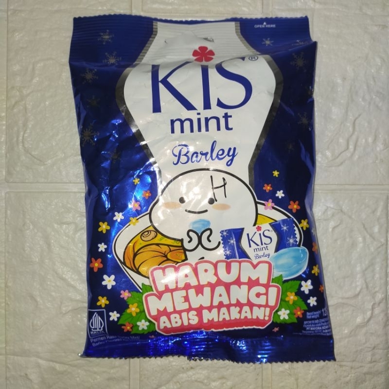 

KISS BIRU PERMEN RASA BARLEY MINT PER BUNGKUS SAK 125g