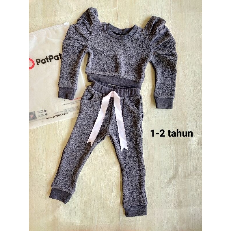 PATPAT Setelan Abu Abu