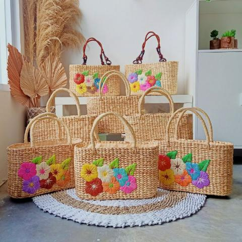 Tas MOEZA anyaman Enceng Gondok sulam benang Jogja eceng handmade bag proper