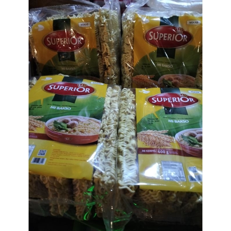 

mie superior mie kriting 600 gr 1 pak 12 keping mie untuk bakso tumis dan segala masakan mie kuning mie kering