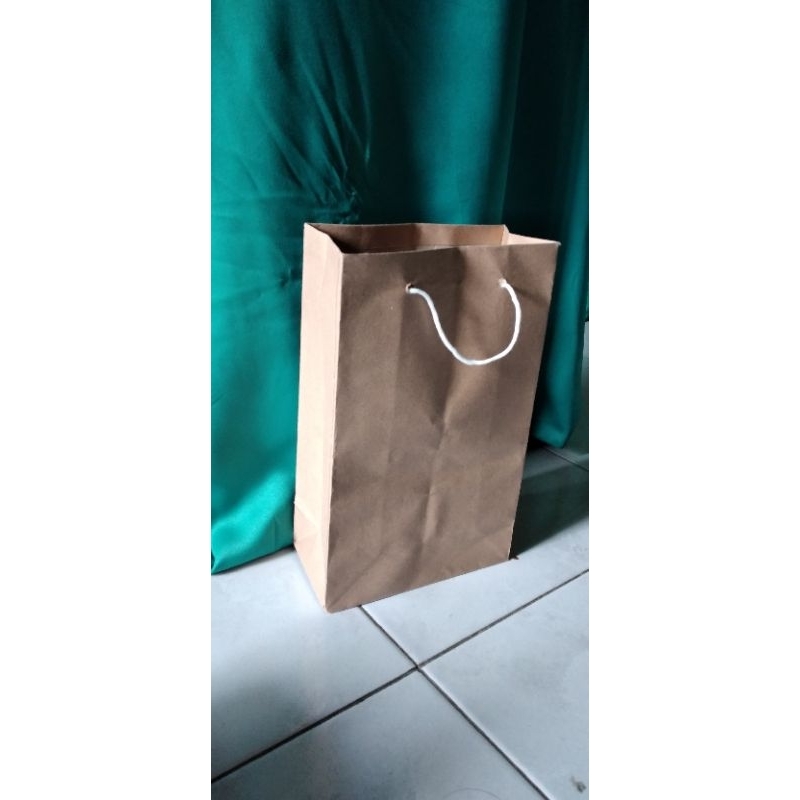 

Paper Bag Batik Souvenir Uk 15X25X7 (PXTXL) Sebagai Tas Kertas Souvenir Pernikahan