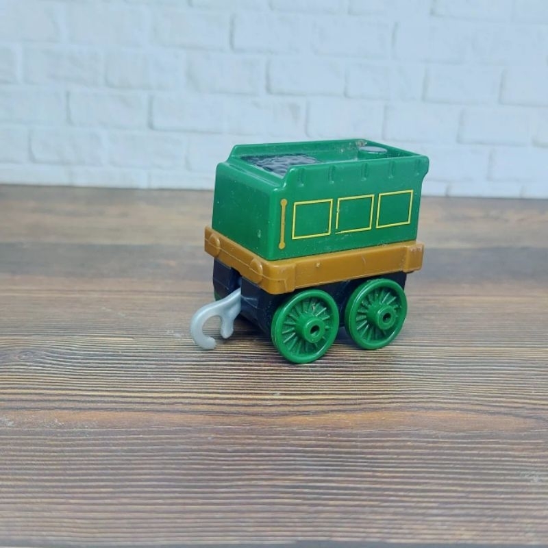 Gerbong kereta figure Emily Thomas Limited