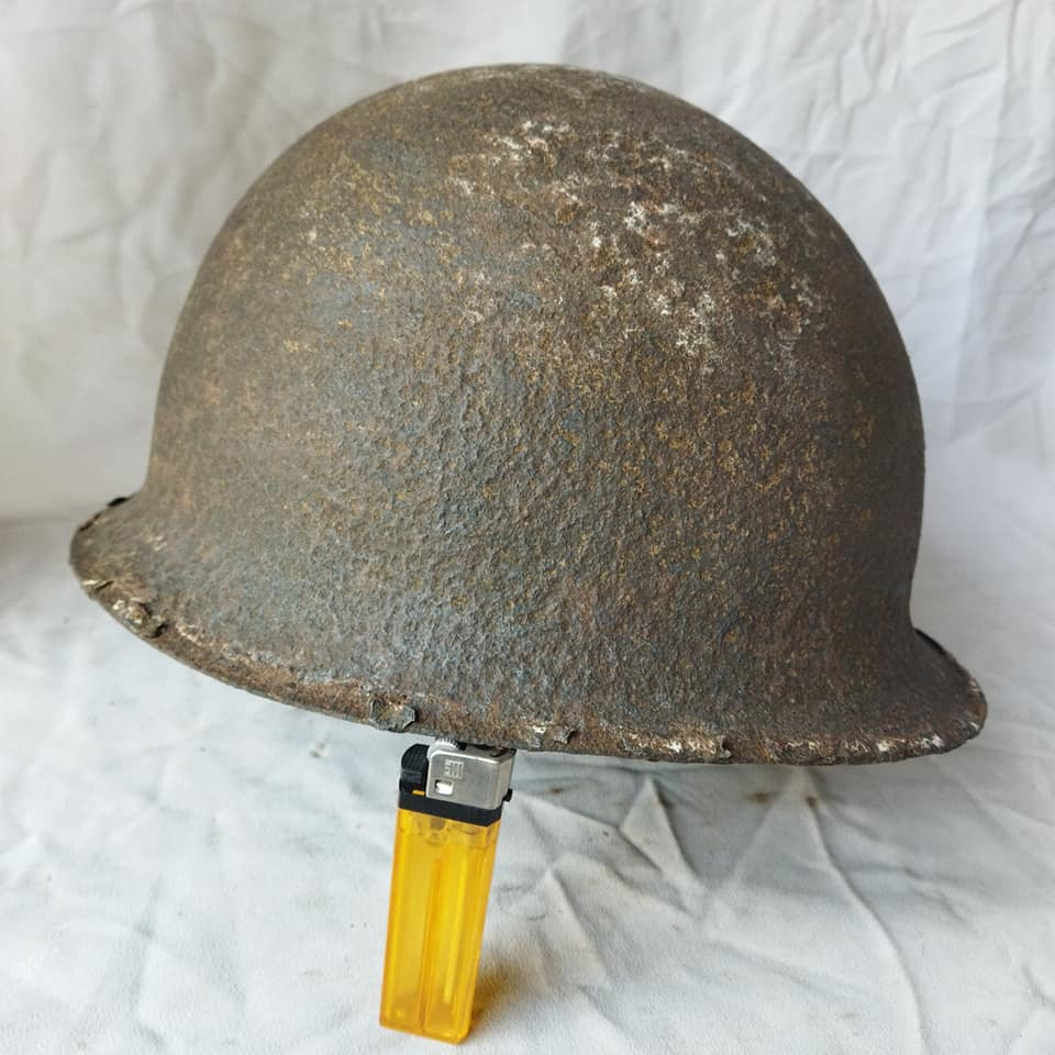 Pajangan Vintage Helm Baja Karatan