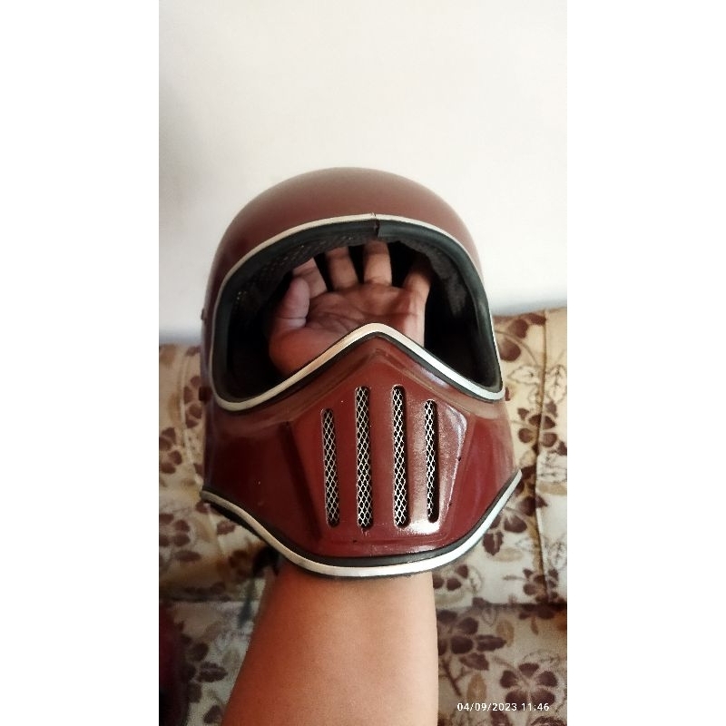 HELM CAKIL JADUL
