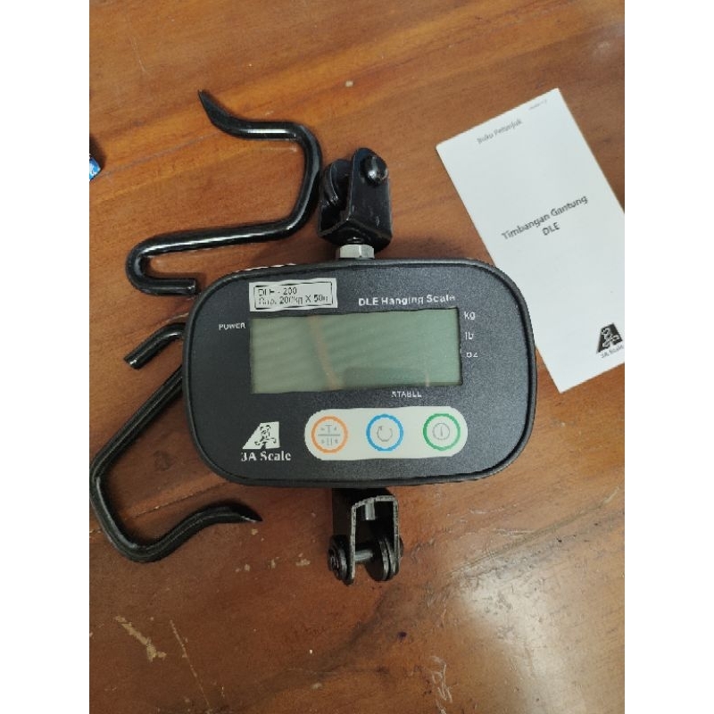 TIMBANGAN GANTUNG DIGITAL DLE 200