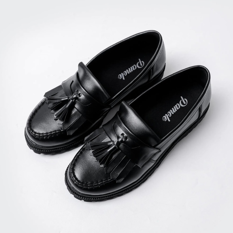 Sepatu Loafers Pamole
