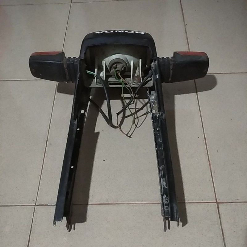 Lis list set body belakang gl max gl pro original bekas copotan Lis box gl max gl pro ori copotan