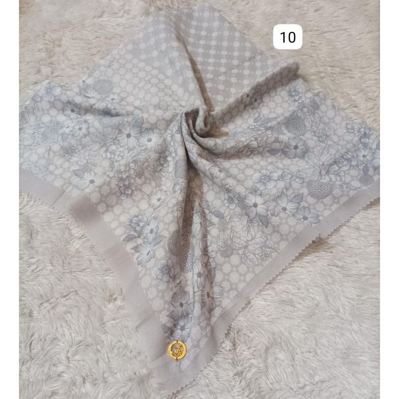 segi empat Felicia azzarenka