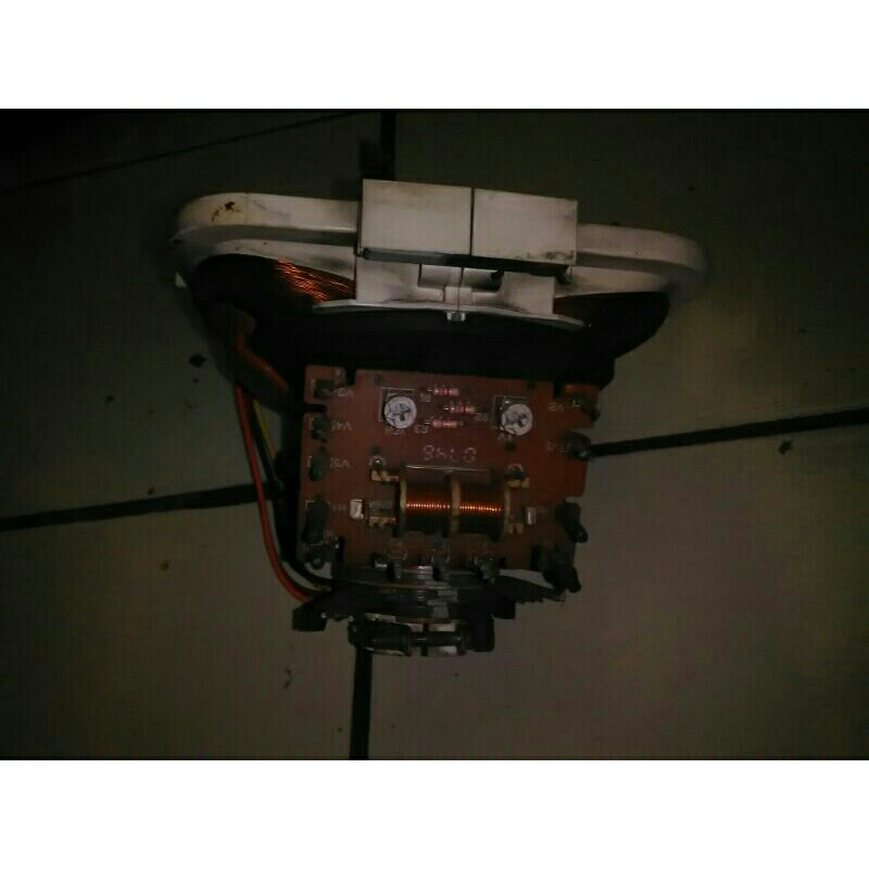 Konde yoke tv LG slim pearl black 21inch ow