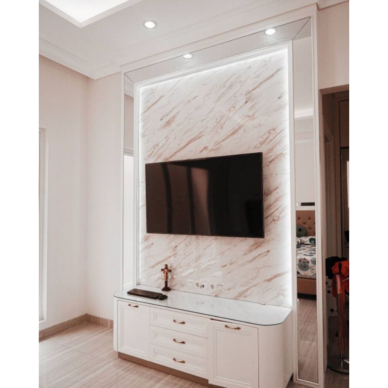 Backdrop Tv minimalis Hpl