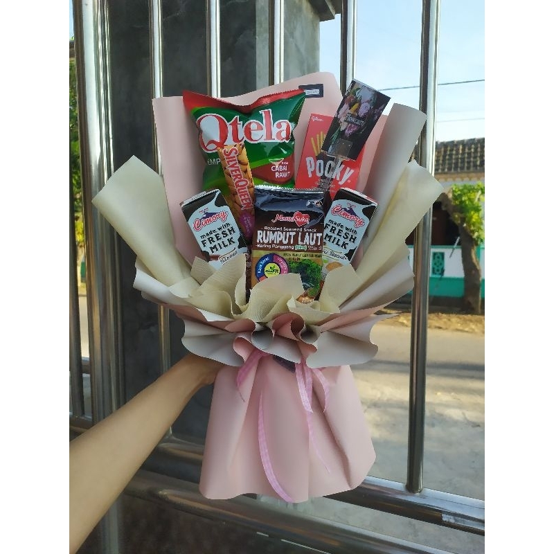 

Buket Jajan / Bucket Jajan / Bouquet Jajan/ Buket Premium / Kado Wisuda / Kado Sidang / Kado Anniv / Pacar Sosweet/ Kado / Kado Pacar
