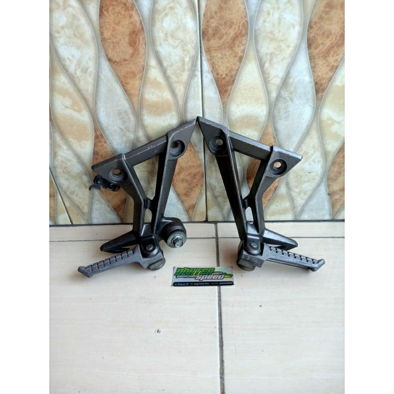 Footstep belakang ninja 250 fi original
