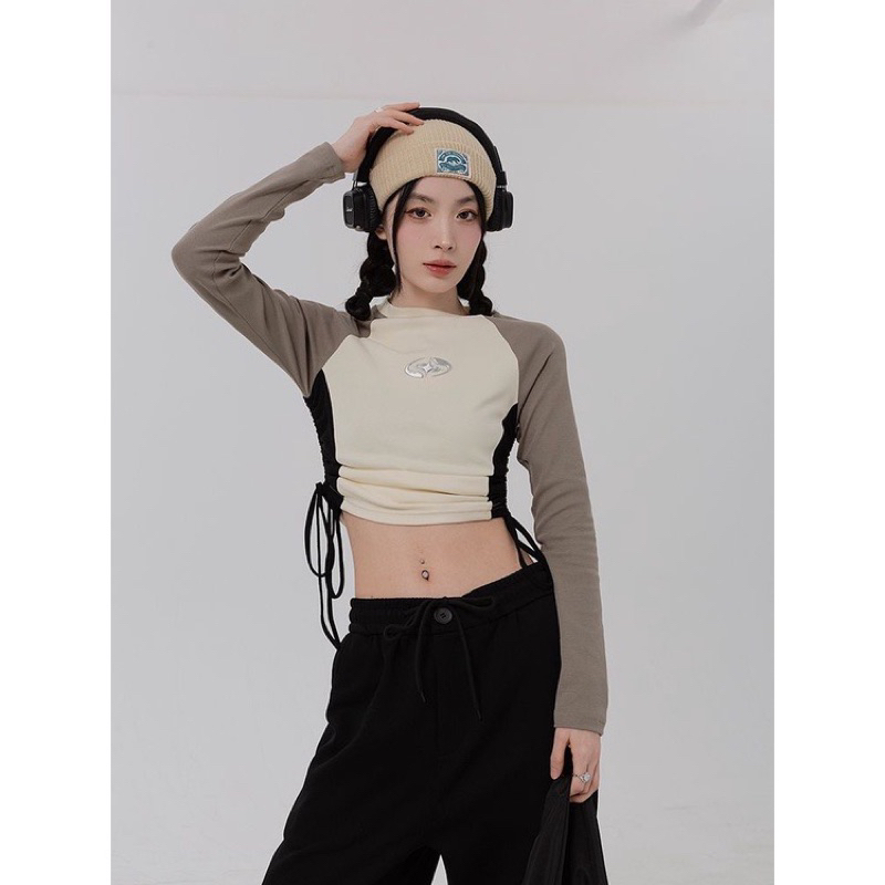 Red American Retro Hot Girl T-shirt Wanita Musim Semi Pinggang Tinggi Pelangsing Rasa Desain Niche G