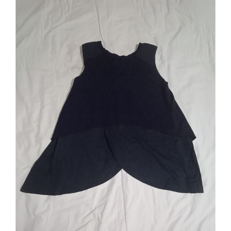 Blouse kutung simetris preloved kode A2