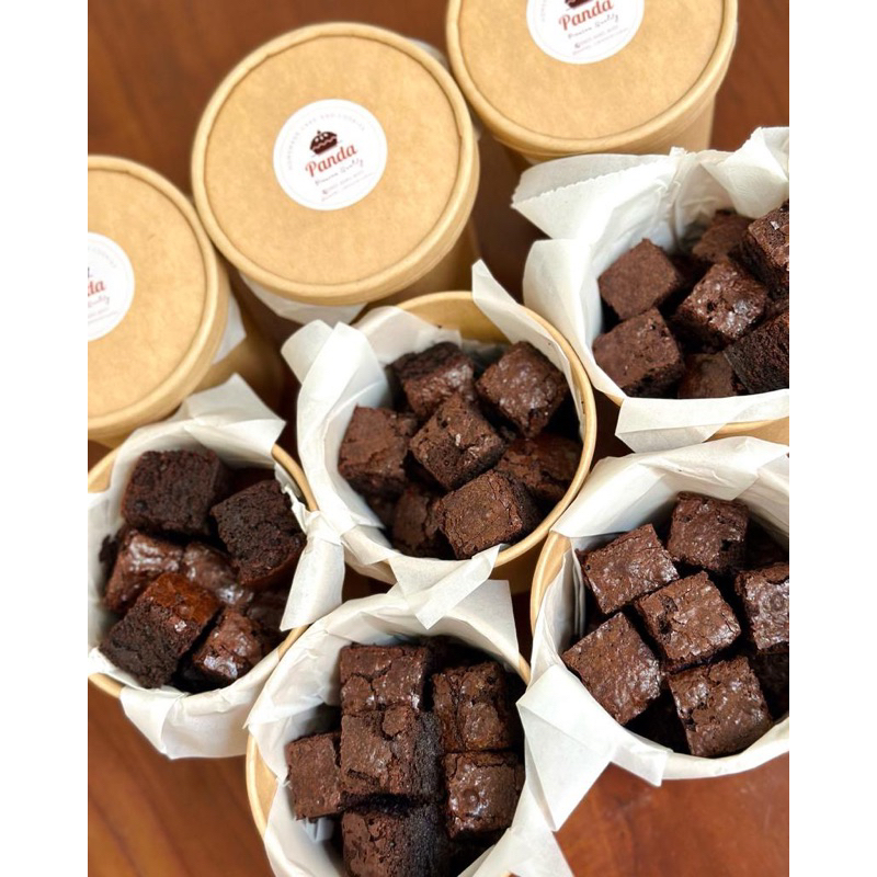 

Fudgy Brownies Bites Premium