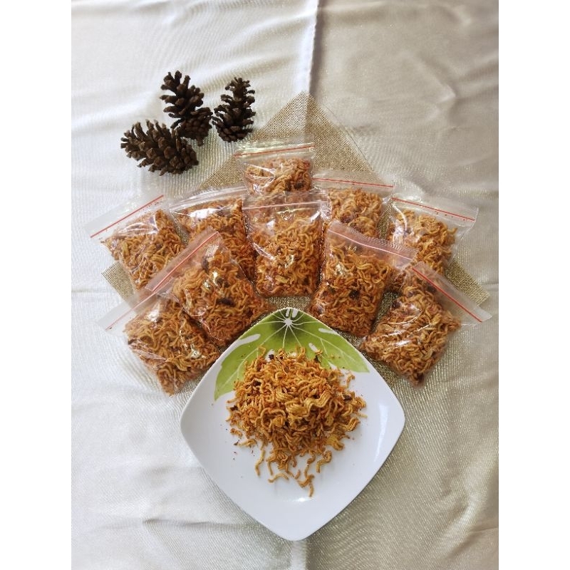 

PAKET 10 PCS MIE KREMES BALADO DAUN JERUK
