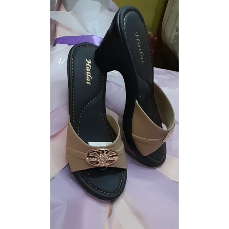 HEELS  HAILAI WANITA KULIT 5CM HITAM FAVORIT