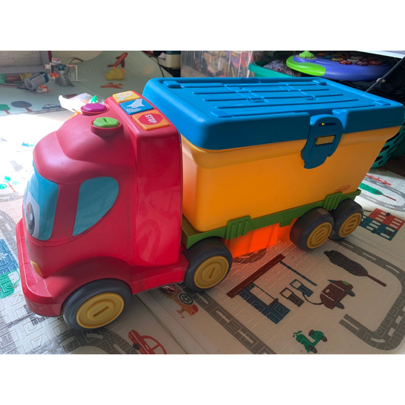 mainan mobilan truck alat pertukangan merk infantino original