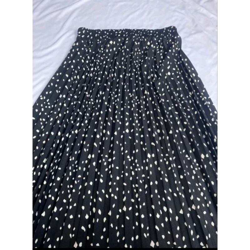 Rok Plisket Motif Terbaru Bintik