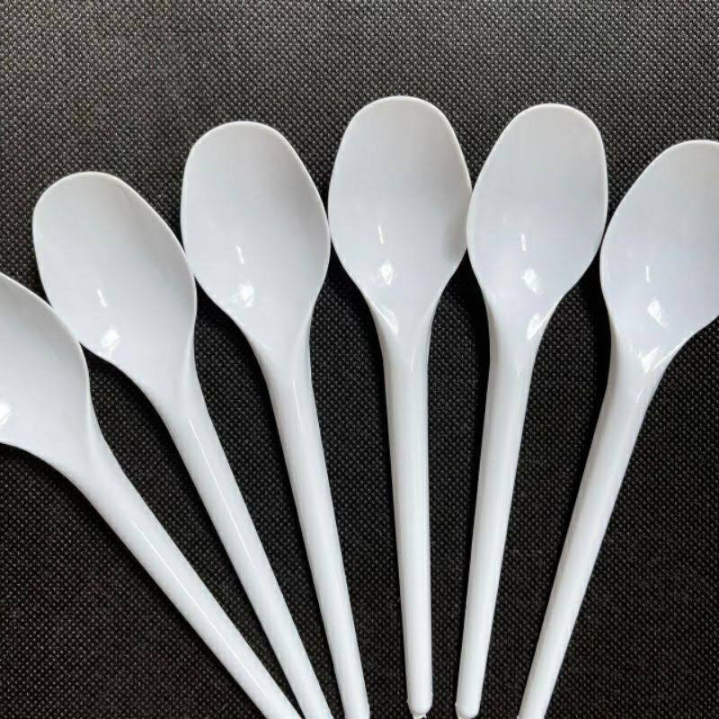 sendok makan plastik putih panjang