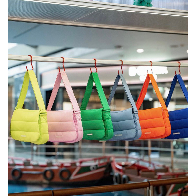 Poofy bag Beyond The Vines