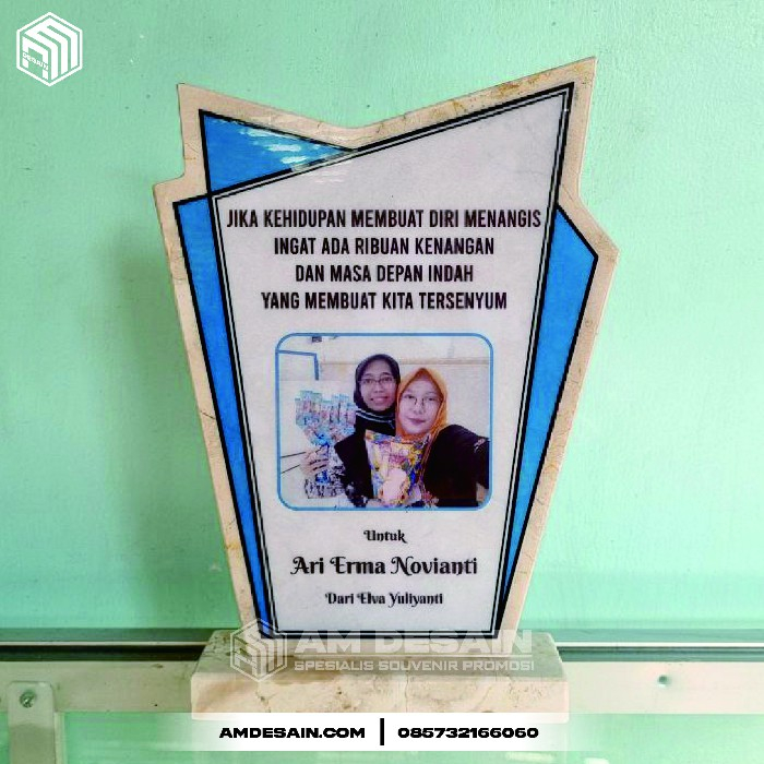 Plakat Marmer Wisuda