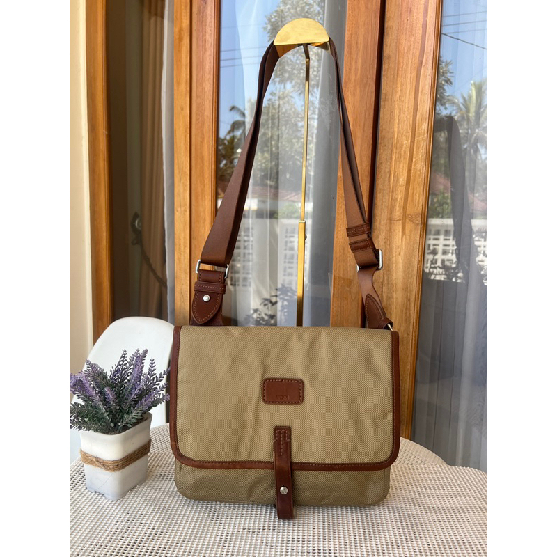 Preloved Sling Bag TUMi