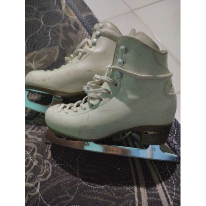 sepatu ice skating risport