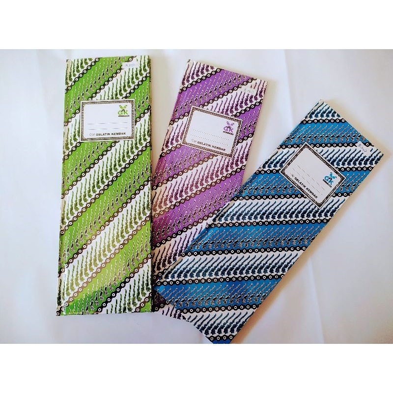 

Buku hard cover motif batik