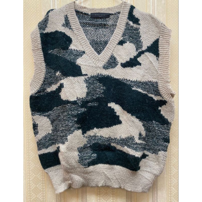 Vest Motif Army