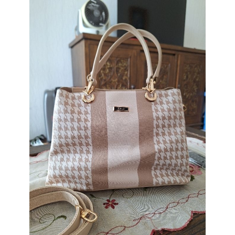 EN-JI SEONGYU HANDBAG