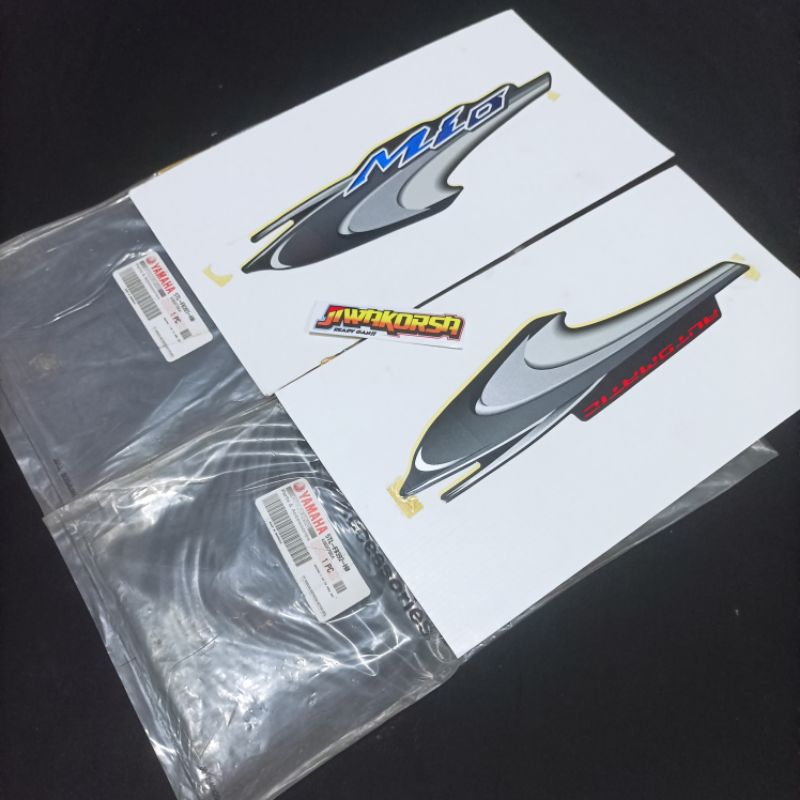 Striping Stiker Sticker Grapict List Body Bodi Tameng Depan Yamaha Mio Sporty 2006 Hitam Item Origin