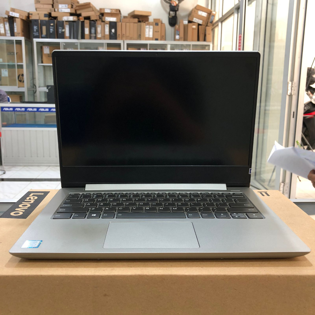 Jual apa adanya Lenovo IdeaPad 330s Core i7 gen 8 RAM 12GB SSD 256GB Layar 14in