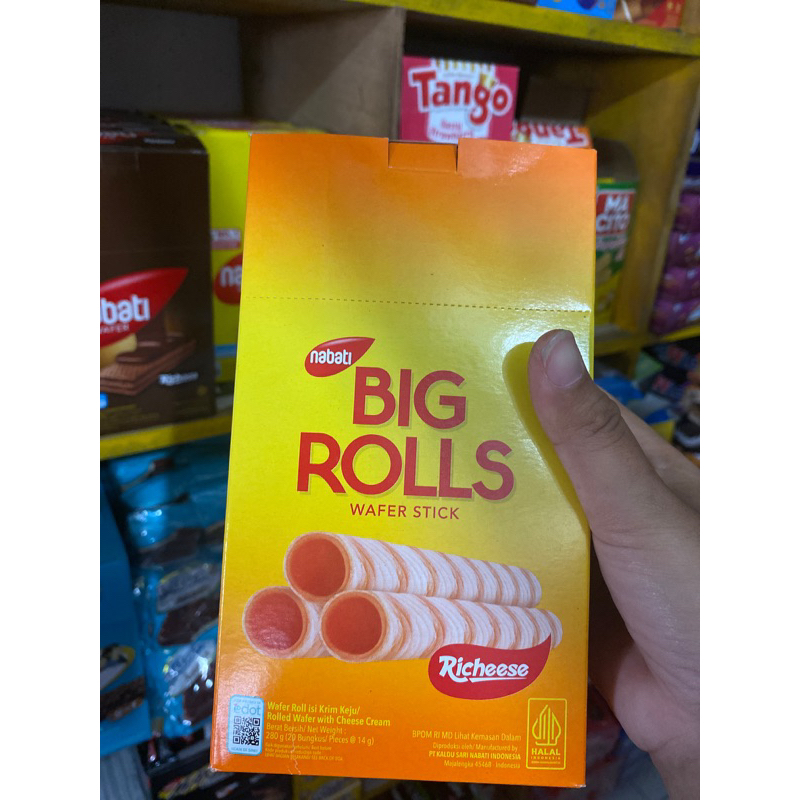 

nabati big rolls wafer stik